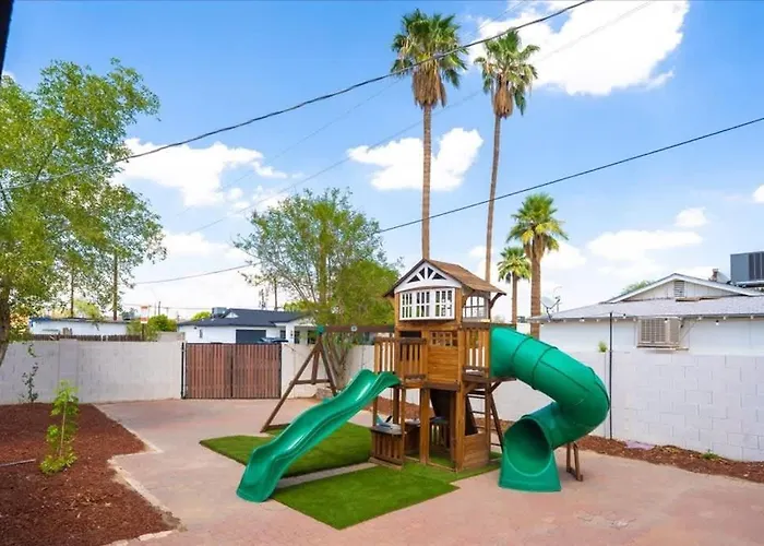 Holiday home Sorriso Stylish 3br With Backyard Fun