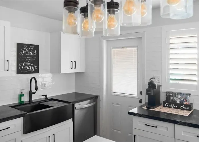 Holiday home Sorriso Stylish 3br With Backyard Fun *