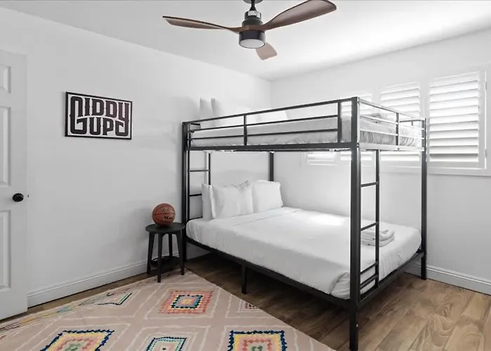 Sorriso Stylish 3br With Backyard Fun * Scottsdale